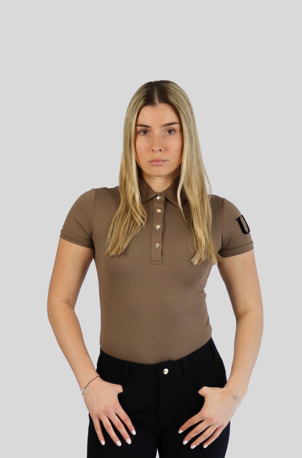 Damen-Polohemd mit charakteristischer Stickerei